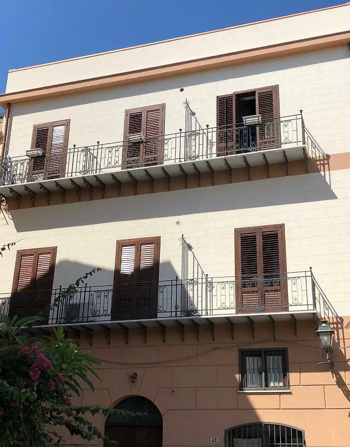 Apartamento Le Quattro Chiavi Palermo 0*,  Italia